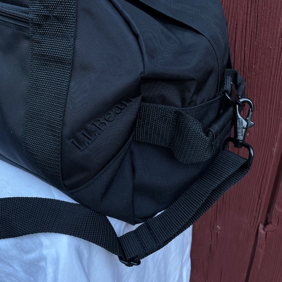 L.L. Bean Compact Adventure Duffle Bag (Small) NEW with Tags - Picture 2 of 8